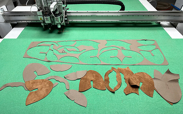 automatic leather cutting machine