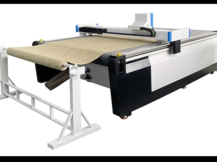 leather-cutting-machine-with-auto-feeding-table_444_333.jpg