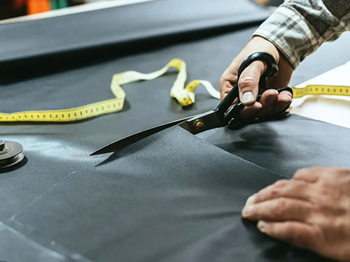 leather-manual-cutting